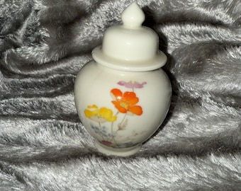 Takahashi Sachet San Francisco Ginger Jar Lid Vase White Pastels Floral 4.25"