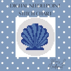 Könnte beinhalten: Digitales Nadelspitzen-Stichmuster mit einem blauen Muscheldesign. Die Muschel besteht aus verschiedenen Blautönen und befindet sich auf einem weißen Hintergrund. Der Hintergrund ist hellblau mit weißen Punkten. Der Text "DIGITAL NEEDLEPOINT STITCH CHART" steht oben.