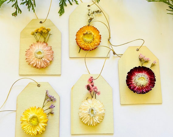 Dried Flower gift tags, Christmas tree Ornaments, Dried flowers, Boho Christmas ornament, Farmhouse ornament, Gift tags, Present topper