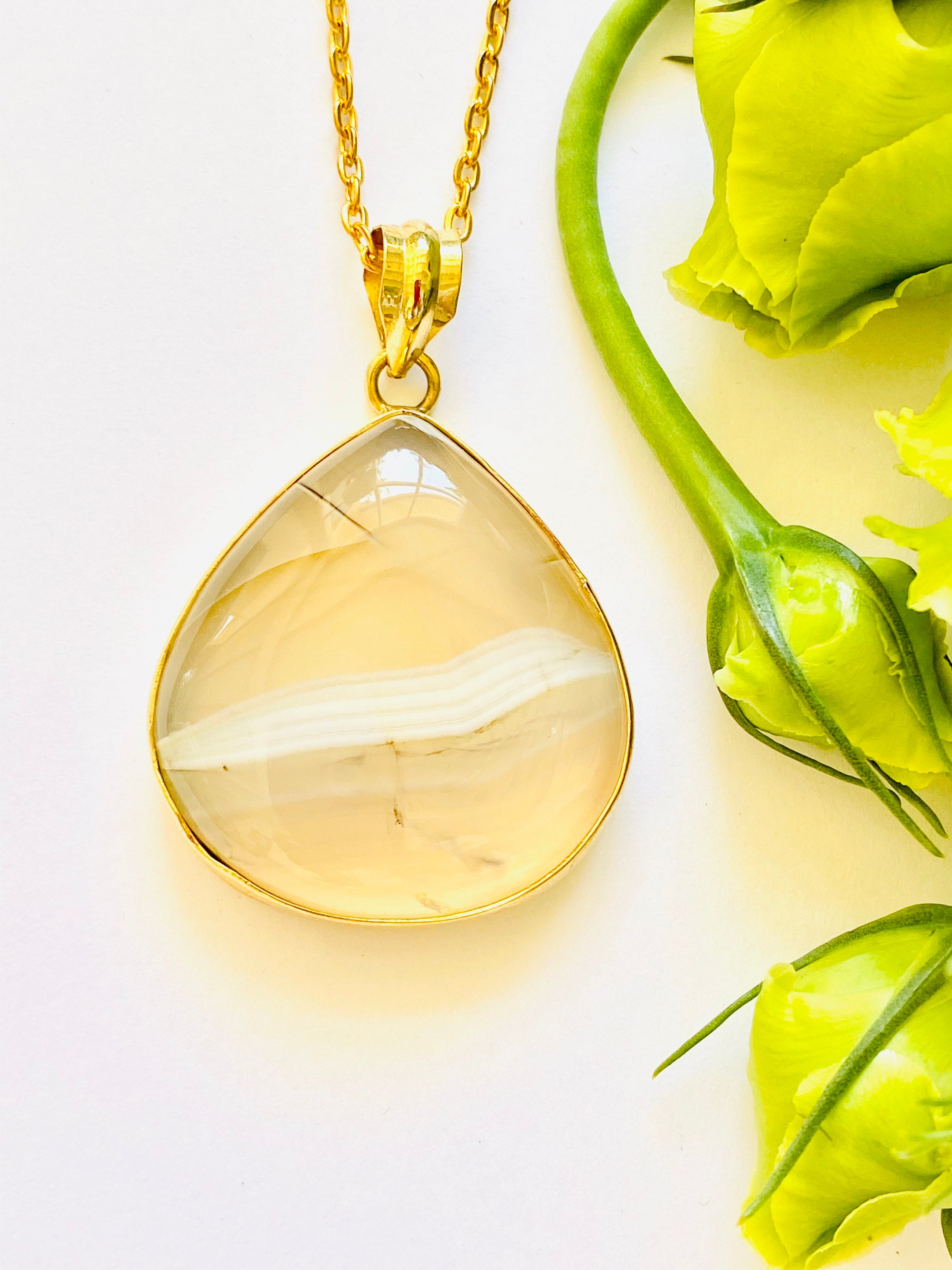 White agate pendant Clearance