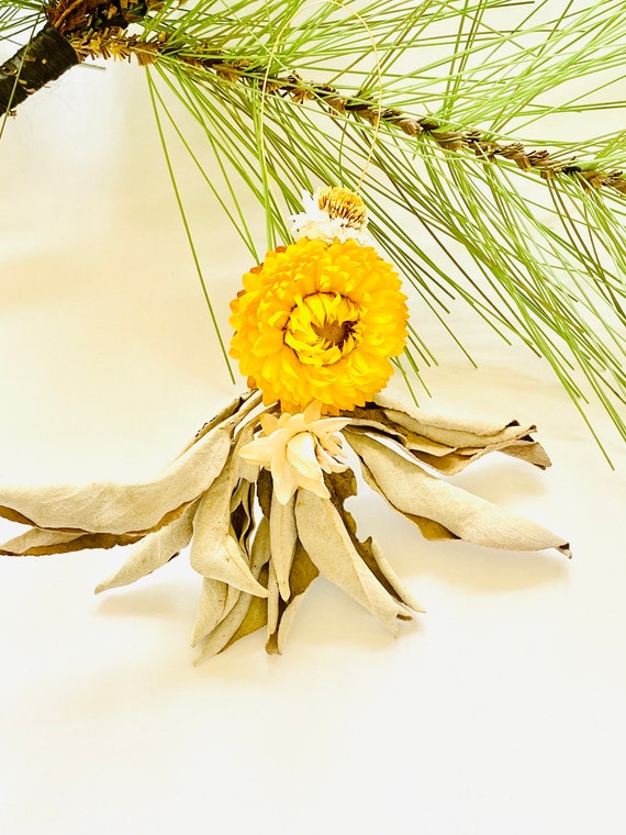 Sage wand ornaments with dried flowers, dried flower ornaments, farmhouse ornaments, tree ornaments, dried flowers, white sage ornaments