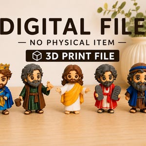 Op de afbeelding: Vijf kleine beeldjes van religieuze figuren, elk met kleurrijke kleding en accessoires. De afbeelding bevat de tekst "DIGITAL FILE - NO PHYSICAL ITEM - 3D PRINT FILE". De beeldjes staan op een houten oppervlak.