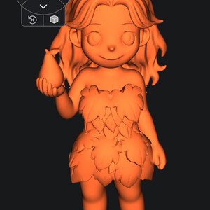 Op de afbeelding: Een 3D-ge&euml;ngageerde oranje figuur van een cartoonachtig personage. De figuur heeft lang haar, een bladachtig jurkje en houdt een peer vast. De achtergrond is effen zwart.