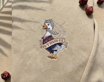 Sweat à capuche brodé d'oie drôle, sweat-shirt Don't Touch Me, sweat à capuche Fantasy RPG Dice, cadeau Gamer, pull Cottagecore Goose
