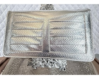 Vintage Prom/Wedding Silver Metallic Small Flat Envelope Clutch Handbag