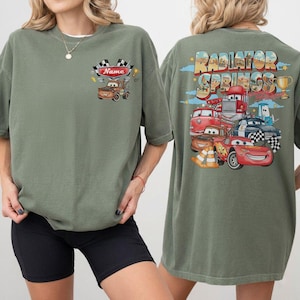 Puede incluir: Un juego de tres tazas de cer&aacute;mica con acabado mate moteado. Las tazas son de color crema, gris claro y gris oscuro. Cada taza tiene un dise&ntilde;o simple y minimalista.