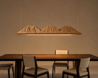 Hand geschnitzte Eichenholz Berglampe Massive Eiche Holzskulptur, rustikale Berg Dekor, handgemachte Holzschnitzerei, natürliche Eiche Kunstwerk