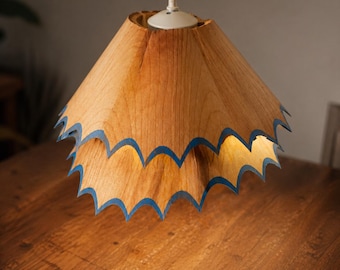 Lámpara colgante de madera con borde festoneado, luz de techo para habitación infantil, lámpara de araña de madera para guardería, lámpara colgante artesanal con borde ondulado, decoración para habitación Montessori.