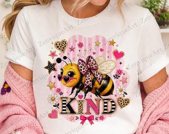 Bee Kind PNG-design | Preppy leopardbi-skjorta PNG | Coquette-ränder, mental hälsa, digital nedladdning | Sublimeringsgrafik för tygväska