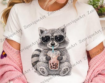 Rolig strasstvättbjörn som dricker iskaffe PNG, kaffetvättbjörn PNG, roligt djurmeme PNG, retro förhistorisk PNG, present till djurälskare