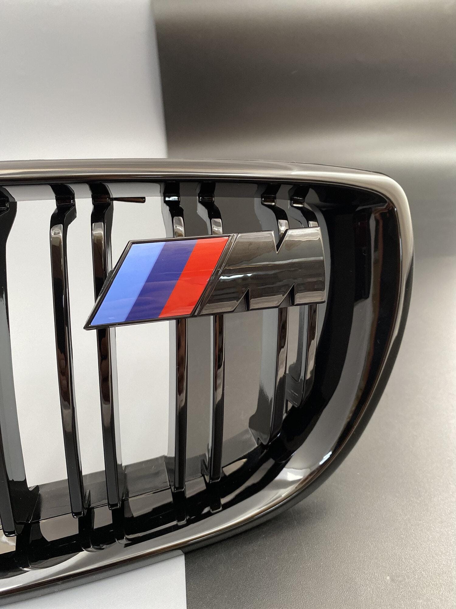 W124 mercedes grill emblem - Etsy 日本