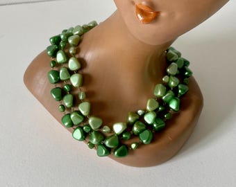 Vintage 60s green glass necklace multi strand