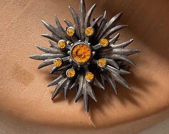 Broche Vintage En Lucite Sculptée - Années 40-50 Art Déco Motif Edelweiss - Occasion