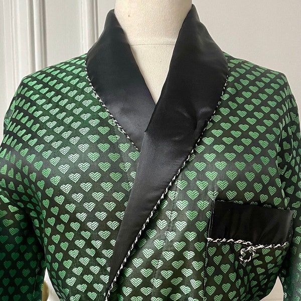 Robe de Chambre 1970 Hugh Hefner style Coeurs vert satin noir ceinture pompoms pour mon dandy