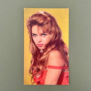 Carte Postale Brigitte Bardot Photo Sam LEVIN 1960 Saint Tropez forever Mythique beauté blonde