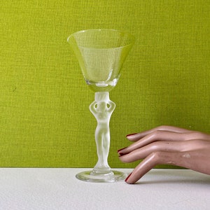 Verre à liqueur en cristal de Bayel femme nue
