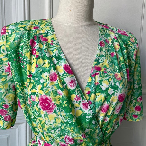 Robe 1980s vert imprimé floral cache coeur