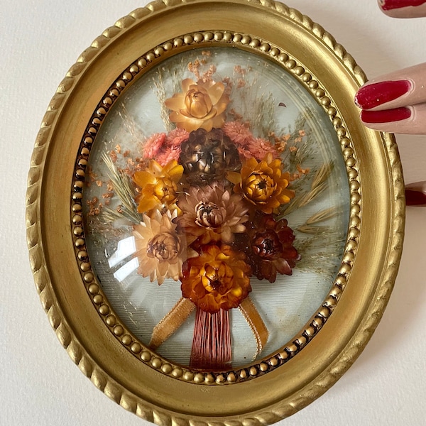 Cadre  ancien verre bombé avec fleurs séchées  ruban velours