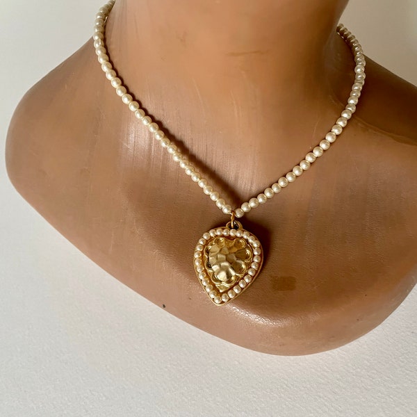 Collier vintage tour de cou coeur doré perles blanches