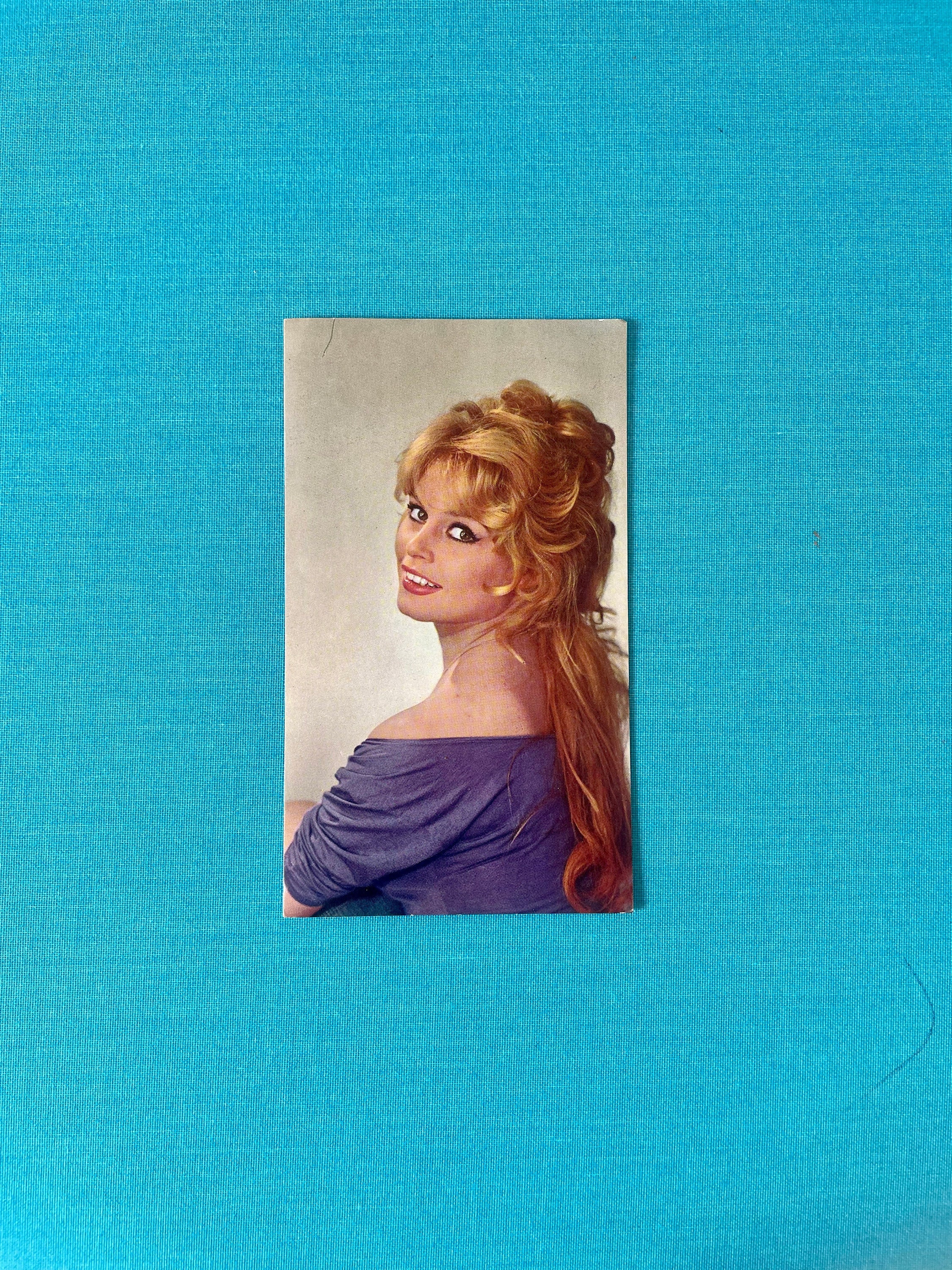 Vintage postcard Brigitte Bardot by Sam Levin blonde French