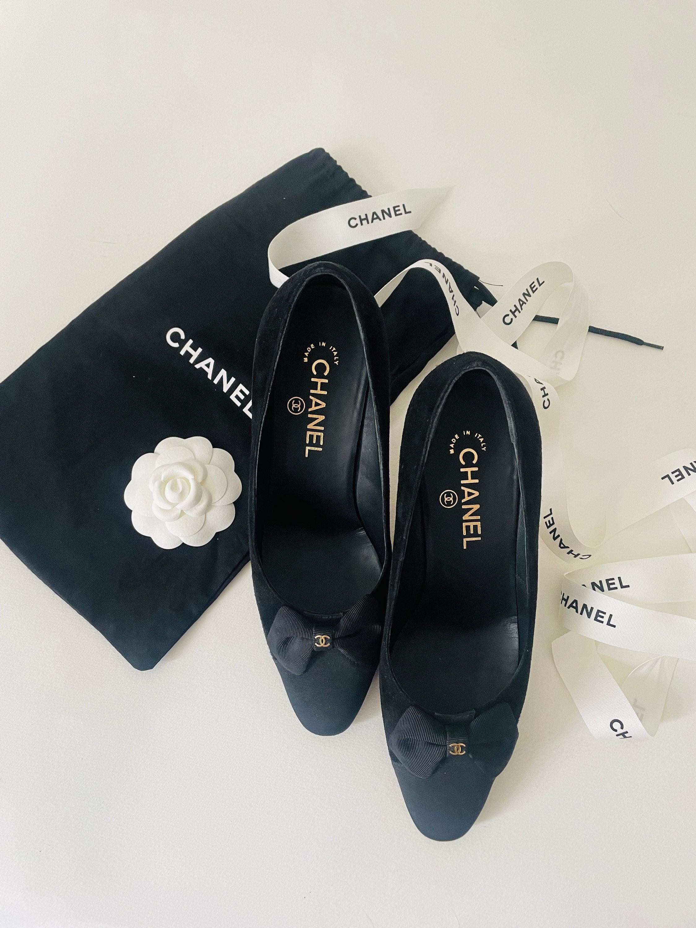 New 18K CHANEL Velvet Grosgrain Pearls Moccasin Loafers Size 36