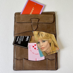 Vintage 60s fawn chocolate suede wallet