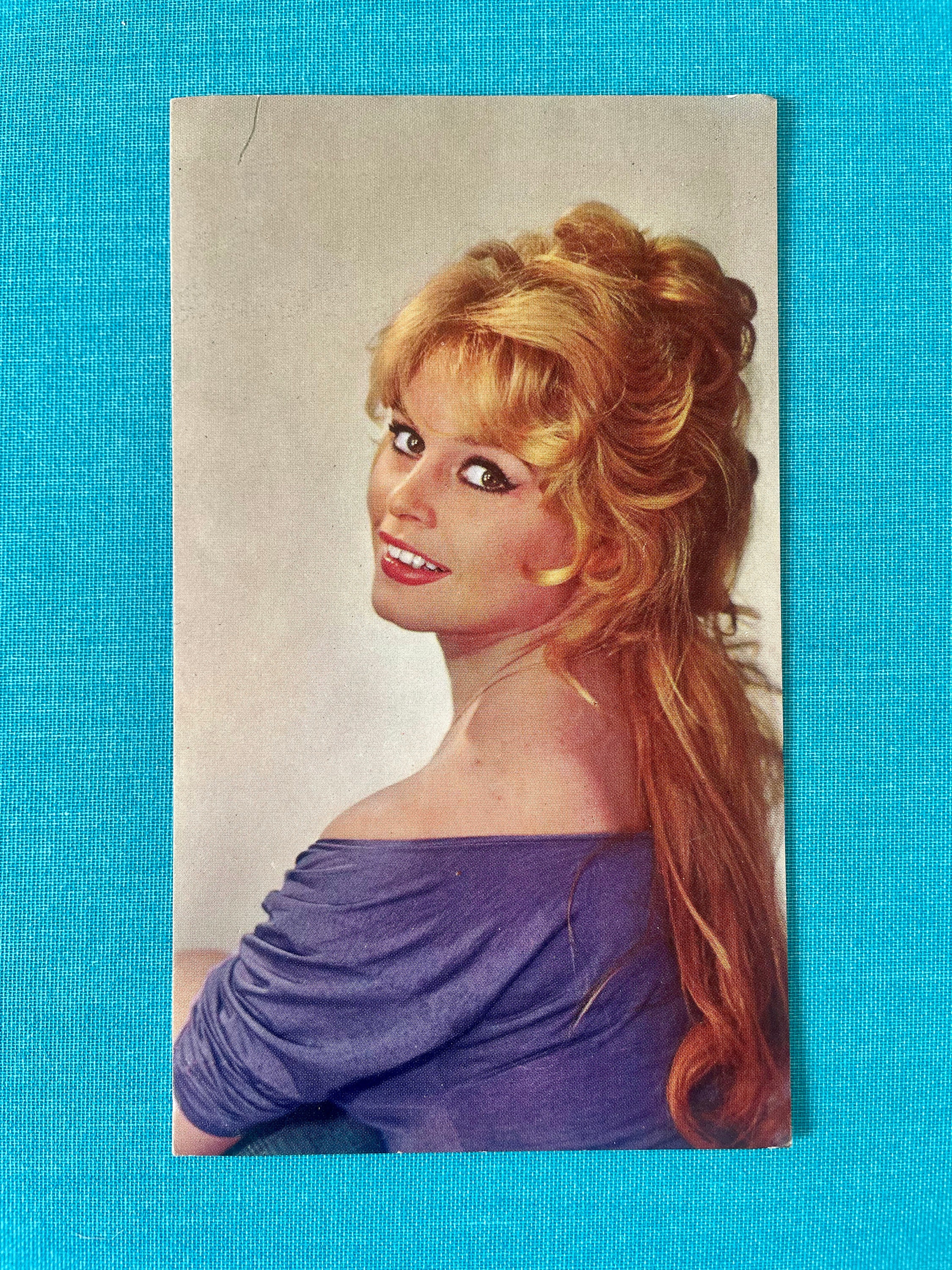 Vintage postcard Brigitte Bardot by Sam Levin blonde French