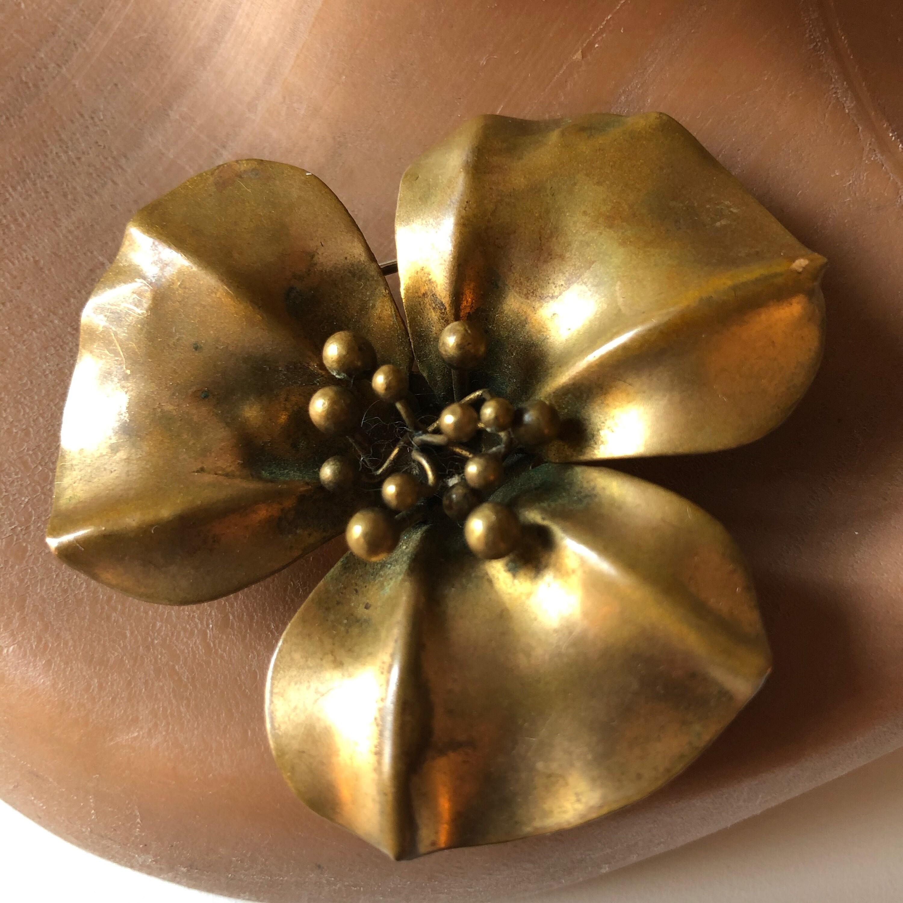 Lovely flower brooch gold tone Etsy