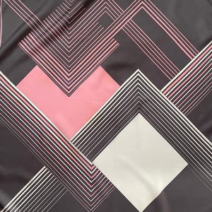 Vintage 1970s  scarf. geometric pattern grey pink