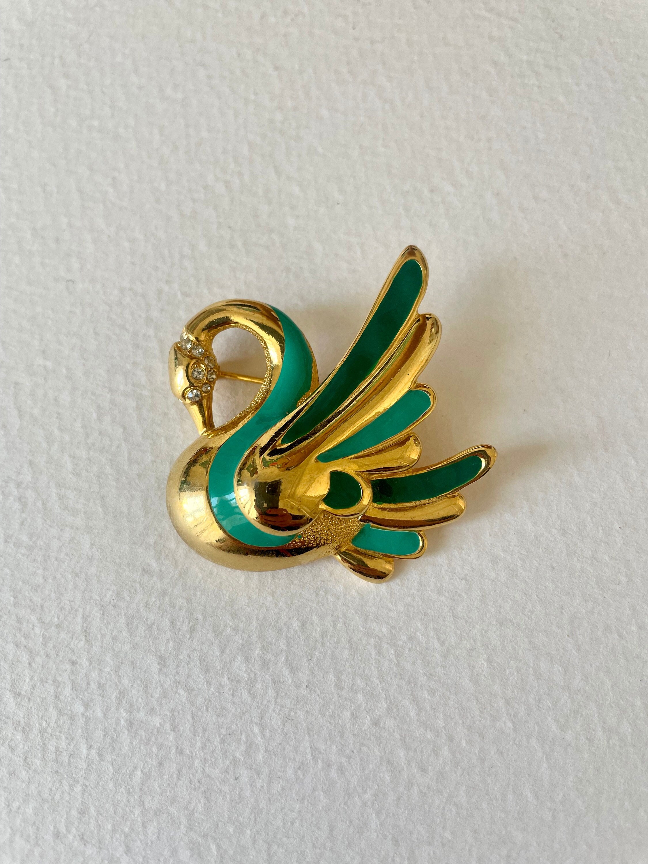 Broche Vintage « Majestueux Cygne » – Métal Doré Avec émail Vert Céladon Mat – Années 70 – Occasion