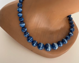 Vintage 70's plastic necklace blue marble effect