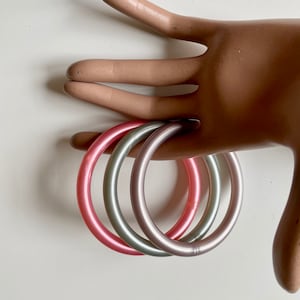 Vintage  set of  3 bangles bracelet plastic  1980 Sherbet colors