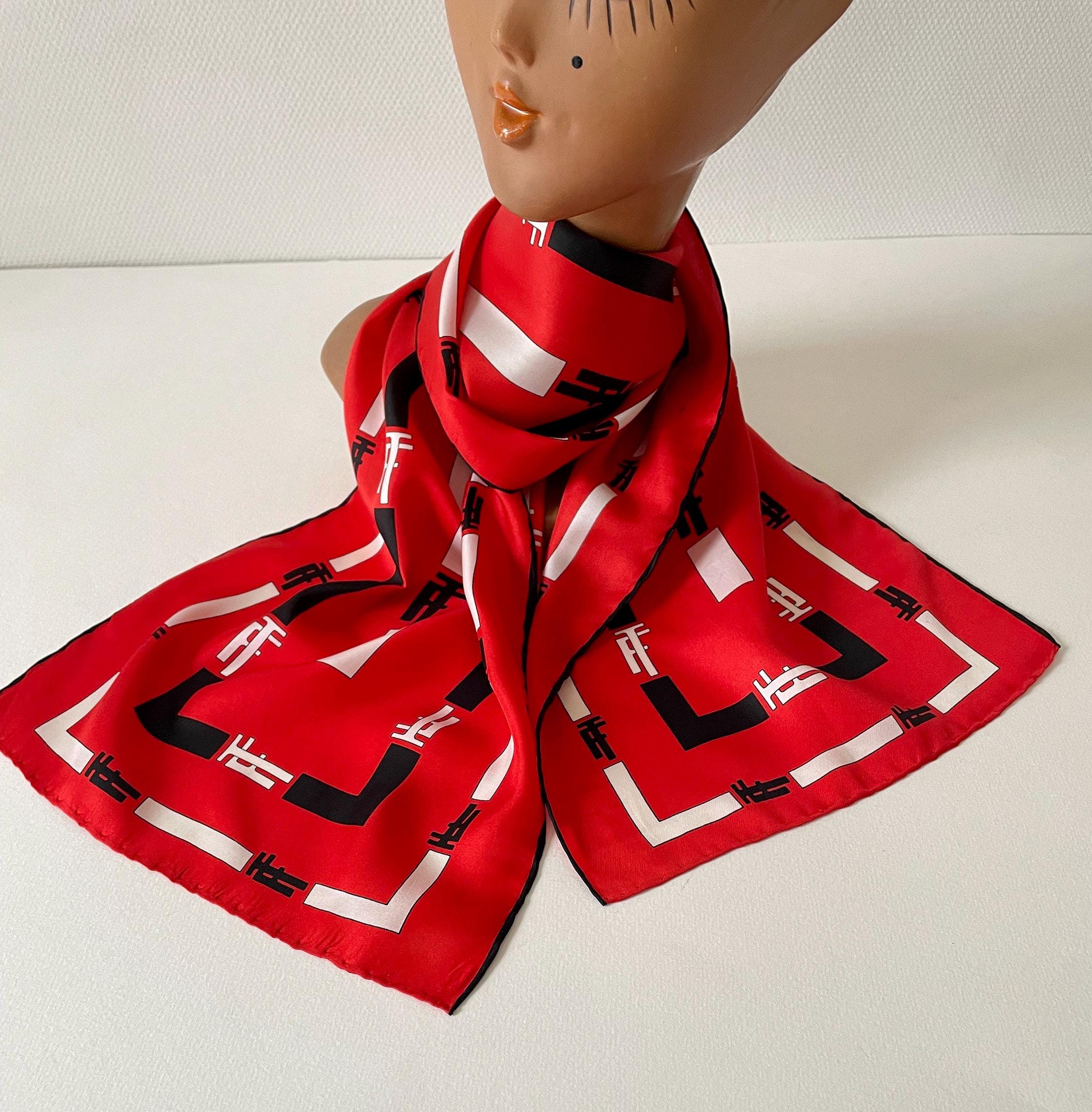 まとめCTHY HIGH-END VINTAGE SILK SCARF Vintage 1970s Silk Scarf - Monogram TF Hand Rolled - My French
