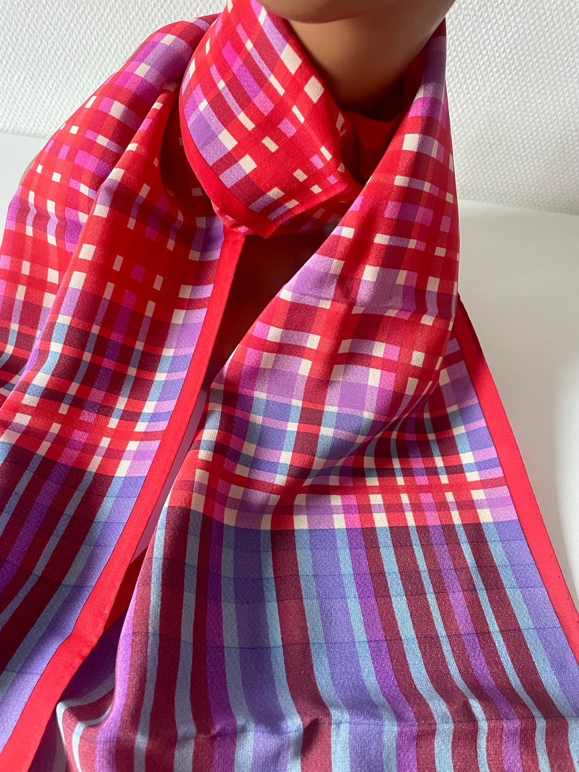 Vintage ...70s silk scarf  - tartan pattern red pink, foto 3 di 5
