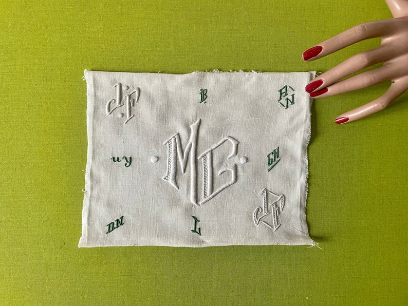 Anciens monogrammes Echantillonnage de magasin exemple de broderies typographie fait main image 1