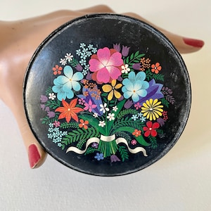 Vintage French make-up powder Caron Paris -Fleurs de Rocaille- French boudoir decoration
