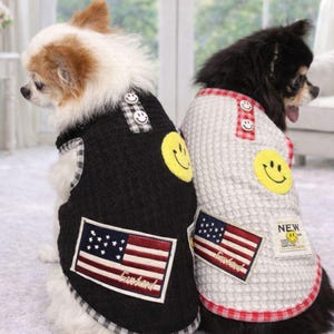 Ropa para perros pequeños, camiseta para cachorros con parche de carita sonriente, lindo conjunto para perros, ropa para chihuahua y caniche toy, camiseta para perros estilo estadounidense, diseño japonés