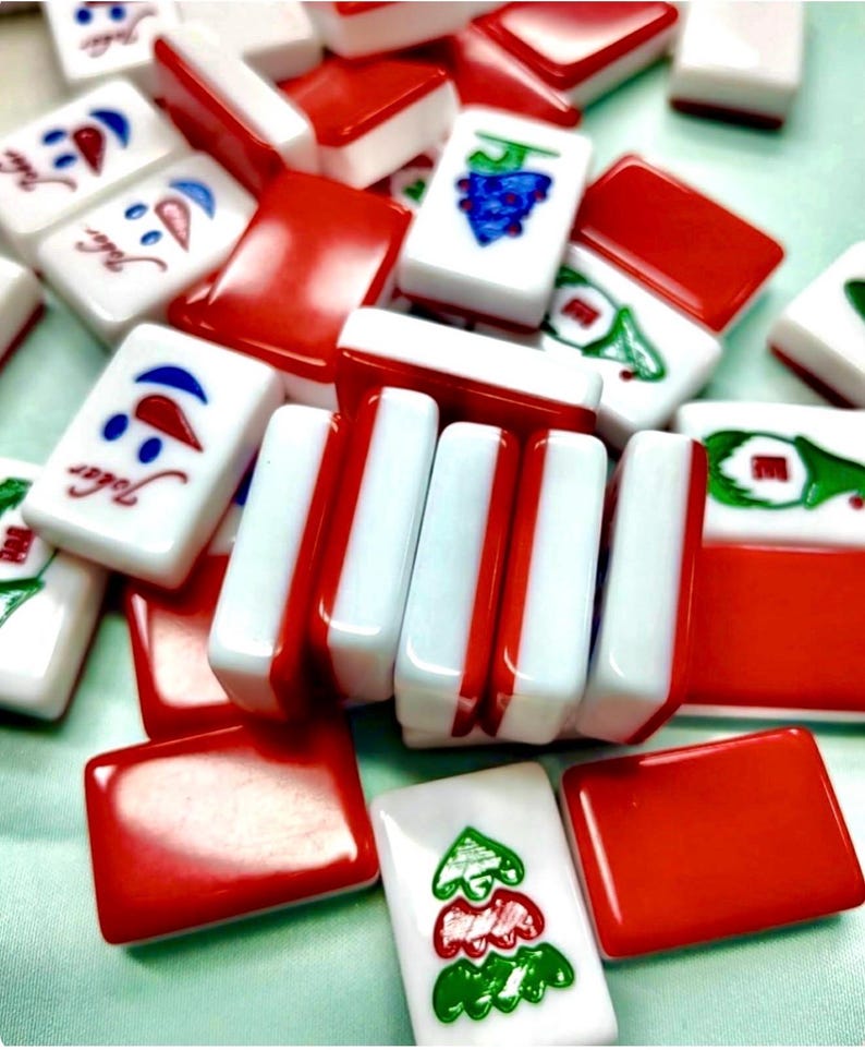 Festival of Trees scattered red and white American Mahong Winter/Christmas themed tiles