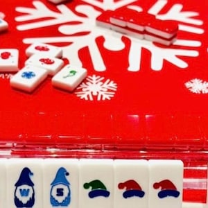 Festival of Trees Winter/Christmas American Mahjong tile set and matching mat