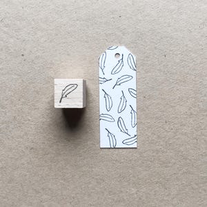 Rubber Stamp "Feather" - 8x15mm // hand drawn mini stamp with wooden base