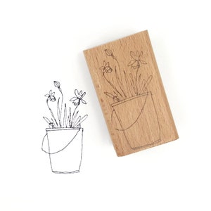 Rubber Stamp "Daffodil" - 32x65mm - hand drawn animal stamp with wooden base
