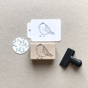 Rubber Stamp "Birdie" - 34x30mm - hand drawn animal stamp with wooden base