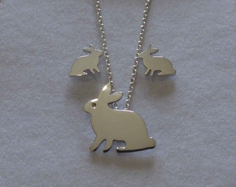 Conjunto de collar y pendientes de conejo de plata Argentium hechos a mano