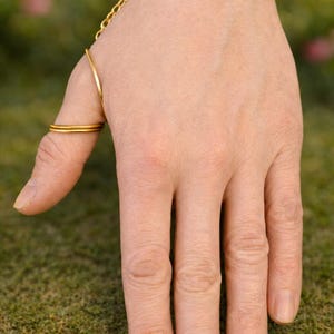 Arthritis Thumb Splint Ring with Hand Chain, MCP Joint Support Ring, EDS Finger Brace, Adjustable Thumb Stabilizer,Gold Hand Harness Jewelry