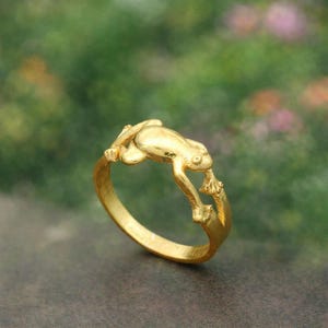 Gold Frosch Ring, süße Tier Ring, Minimalist Schmuck, zierliche Natur Ring, Gold Ring, wunderliche Wald Schmuck, Geschenk für Tierliebhaber
