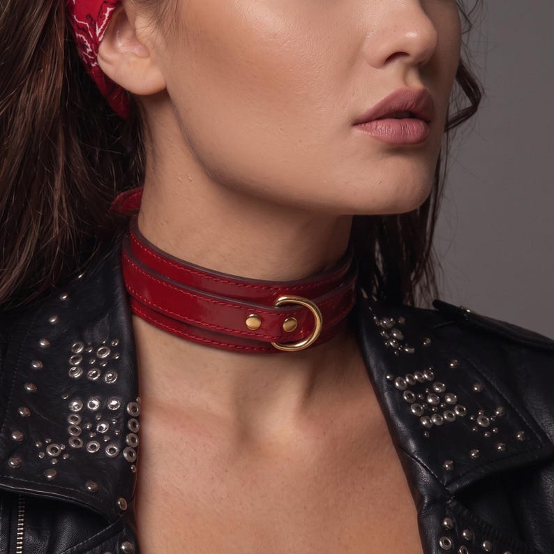 Collier ras-de-cou personnalisé en cuir bordeaux double couche, anneau ...