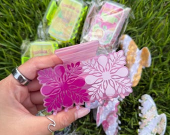 Island Inspired Ulu hair Claw