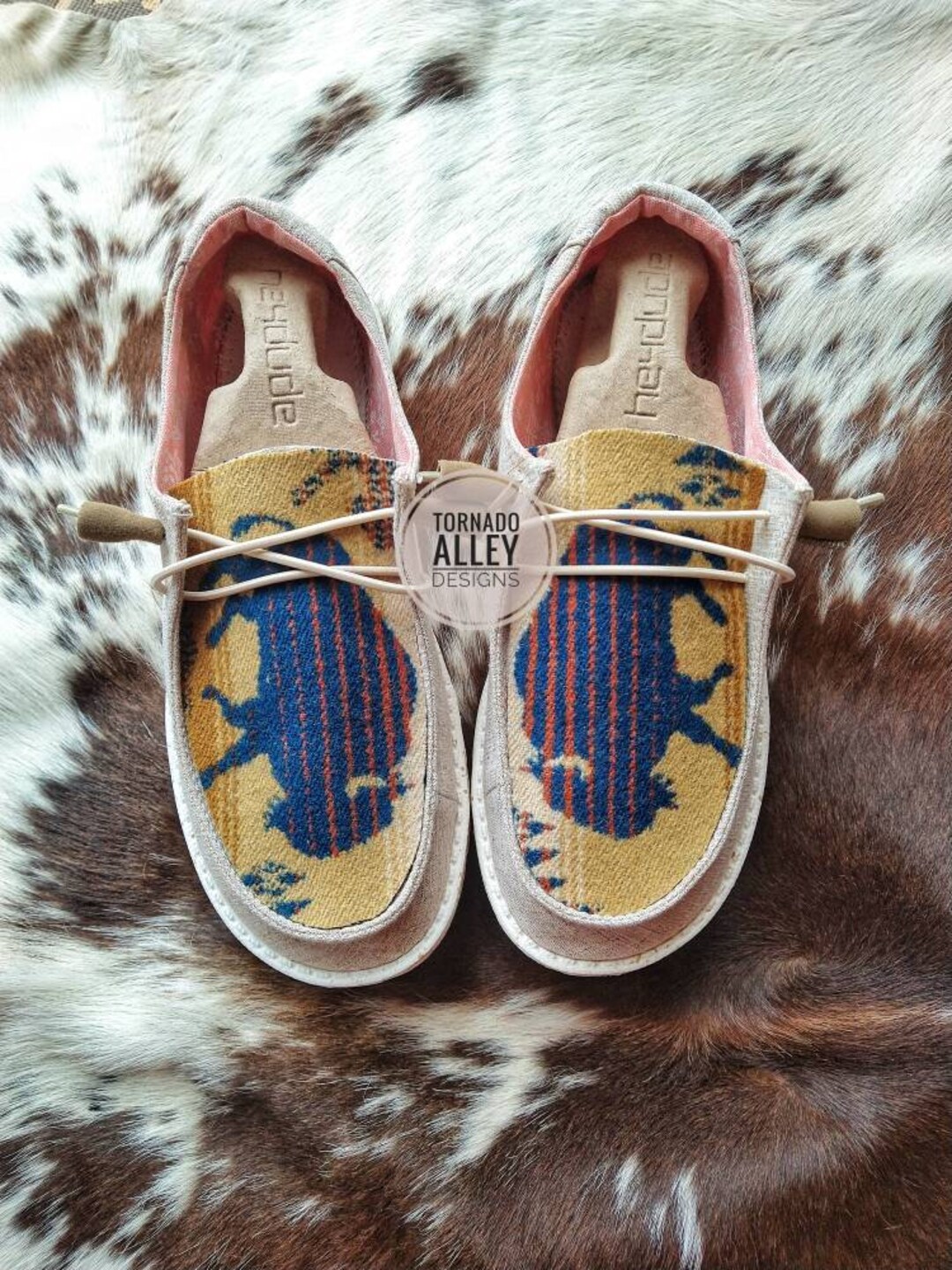 hey dudes for women near me