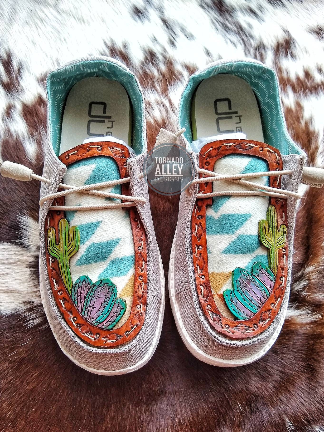 hey dudes for women near me