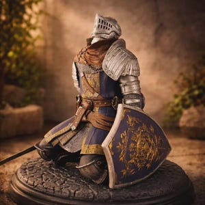 Dark Souls Elite Knight Figure 14cm – Superior Knight Armor Statue – Soulsborne Collectible PVC Model – Gamer Desk Decor Gift